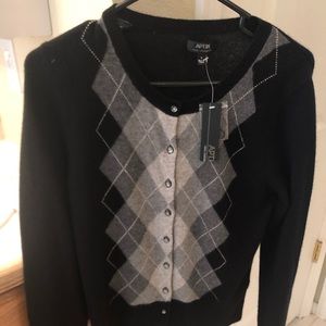 Brand new 100% apt 9 Cashmere sweater
